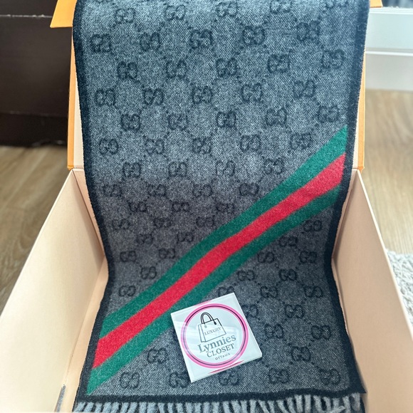 Gucci Gray and Green-Red Striped Scarf - Picture 3 of 10